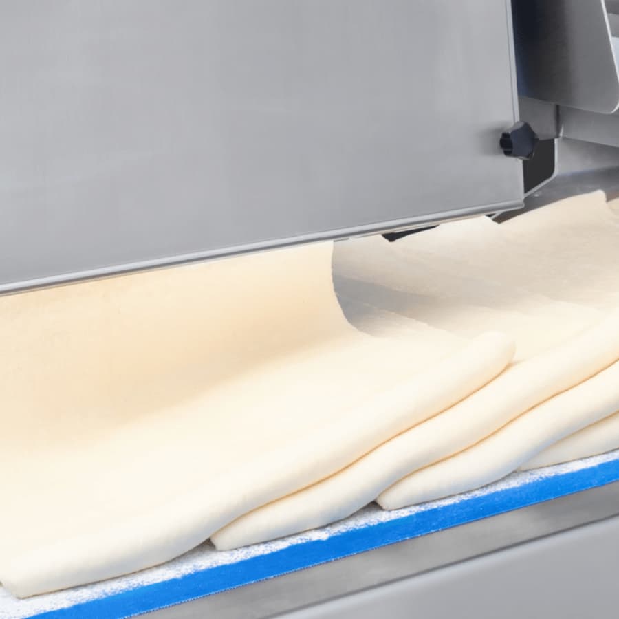 An automatic production line for dough products, combining advanced technology and high efficiency to produce perfect quality pastries. A fully automated system that simplifies the production process, saves time and ensures consistent and accurate results on every production plate.